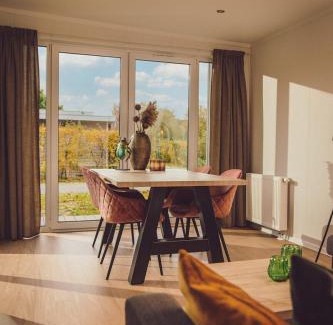 Municipality of Rijssen-Holten Ski Chalet | Tiny Cabin with Hottub I 4 p