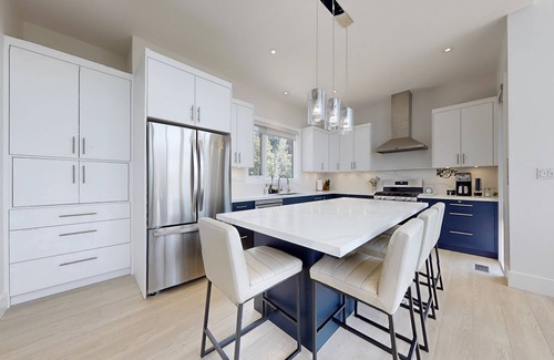 Tiny Cabin | Tiny Cove - Luxurious Modern Getaway in Tiny, ON