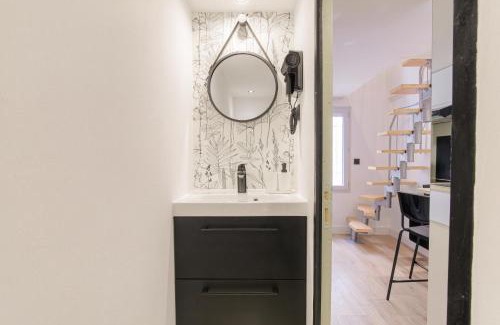 Saint Michel - Mairie Apartment | Tiny-duplex