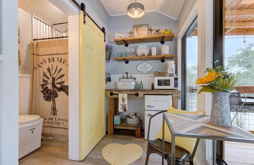 Hondo Cabin | Tiny Farmhouse Getaway