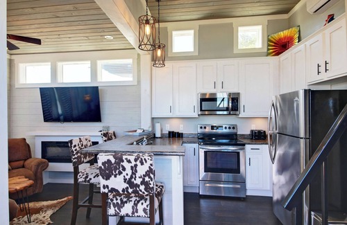 Austin House | Tiny Home for 4 in a Resort Community.