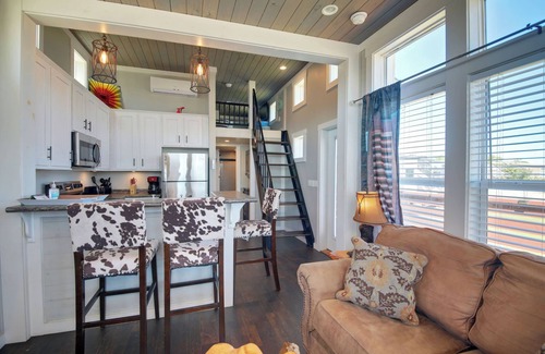 Austin House | Tiny Home for 4 in a Resort Community.