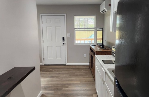 Leesburg House | Tiny Home in Leesburg - Convenient to Leesburg Landing and Cherokee Rock Village