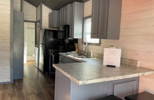 Pearl River House | Tiny Home n1 Bedroom Sleeps 2