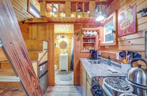 Newport Cabin | Tiny Home w/Private Sauna in Woods of Newport!