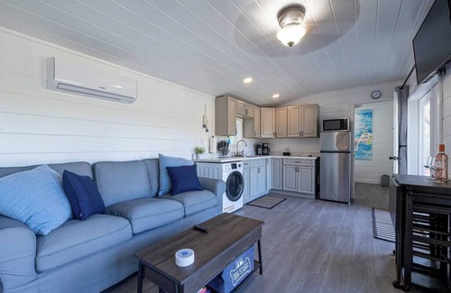 Town of Schodack Apartment | Tiny House 2.5 hrs NYC and Boston Waterfront WIFI