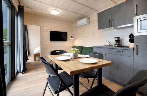 Lichterfeld-Schacksdorf Apartment | Tiny House ‘André’ with lake view from the terrace, sauna, access to the lake