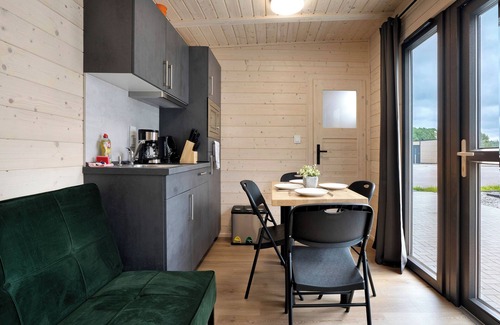 Lichterfeld-Schacksdorf Apartment | Tiny House ‘André’ with lake view from the terrace, sauna, access to the lake