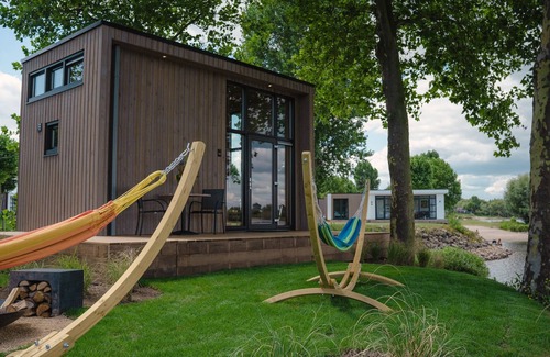 Maurik House | Tiny House by Dutch Waterfront Retreat