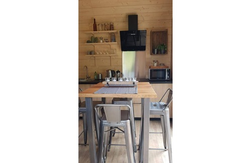Grendelbruch Apartment | Tiny-house cottage style