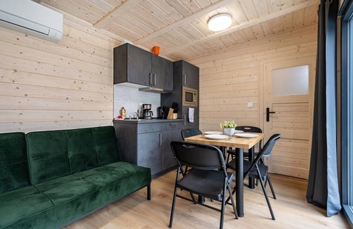 Lichterfeld-Schacksdorf Apartment | Tiny House ‘Ditmar’ with direct lake view, terrace, sauna and direct access to the lake