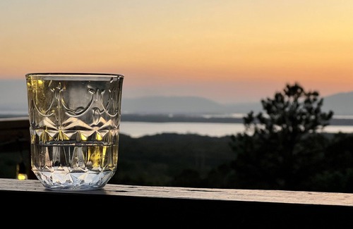 Clayton Cabin | Tiny House With a Million Dollar View (Oka Chukka)