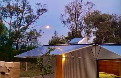 Sarsfield House | Tiny house with a view!nA cosy place to stay while exploring East Gippsland