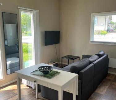 Heberg House | Tiny house with shared pool, max 4 people