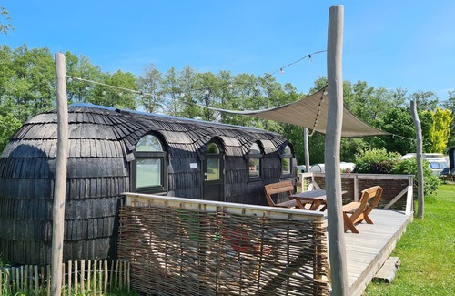Belau Apartment | Tiny Igloo Galadriel on Lake Belau