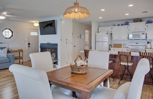 Ochlockonee Bay House | Tiny Tides Waterfront Cottage