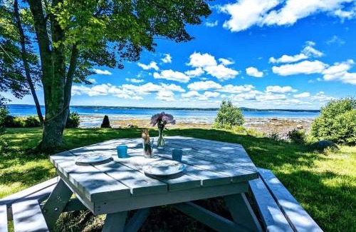 Trenton House | Tiny Trenton Beach House