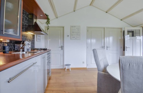 Dirkshorn Ski Chalet | Tinyhouse in Dirkshorn nabij zee en strand