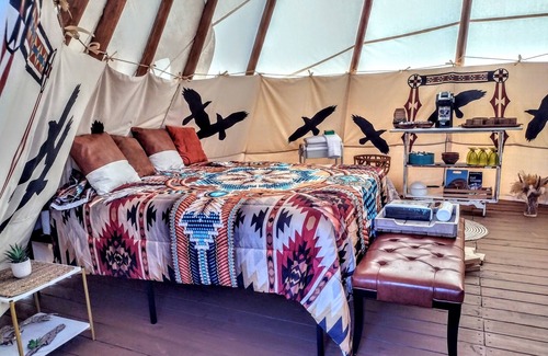Lewisburg Cabin | Tipi Creek Glamping With Hot Tub