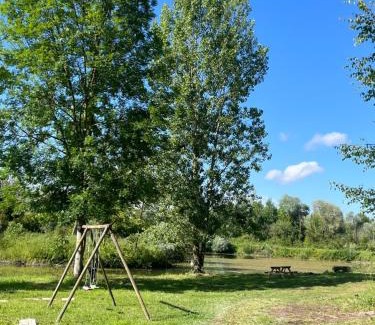 Clerey House | Tipi du pied de loup