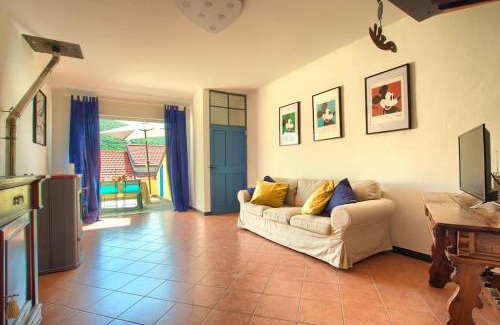 Costa dʼOneglia Apartment | Tipica casa in borgo antico