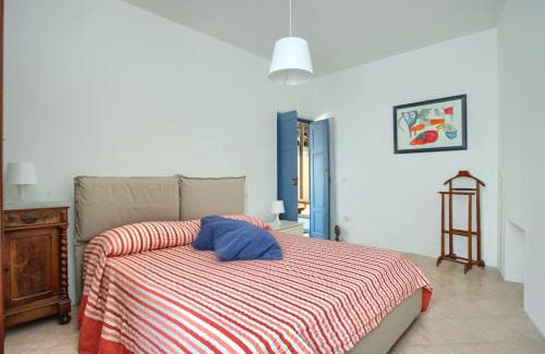 Costa dʼOneglia Apartment | Tipica casa in borgo antico
