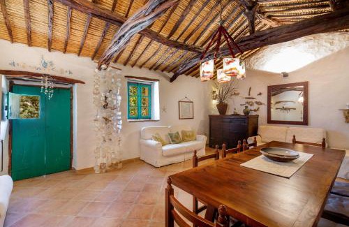 Cannigione House | Tipica Casa Sarda con Piscina Privata e Vista Mare