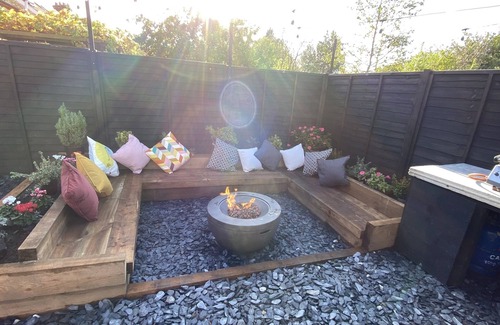 New Forest District Cottage | Tipsy Cottage, 2 bedroom with fire-pit and BBQ