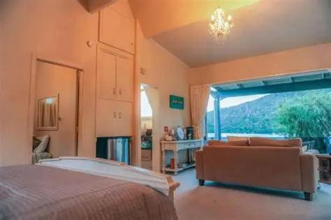 Anakiwa House | Tirimoana House