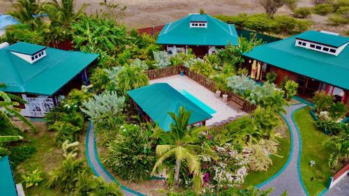 Saint-Francois Cabin | Titalee Lodge 3 Villas autour d'une piscine