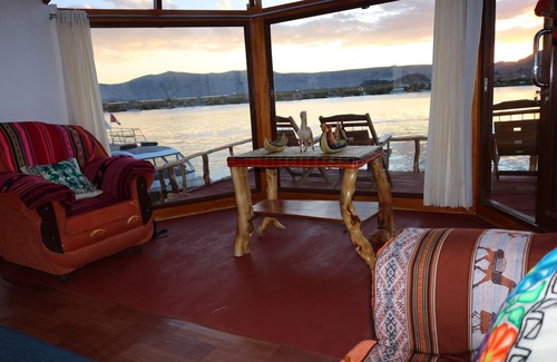 Puno Hotel | Titicaca Lodge Flotante