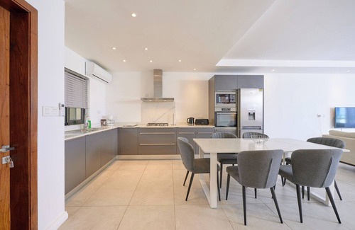 Bain Boeuf Apartment | To complete