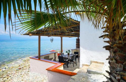 Megalos Prinos House | To Kyma - Seafront House