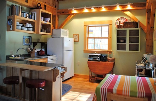 Nobleboro House | Tobinest - A loved family cottage with beautiful views of Damariscotta Lake