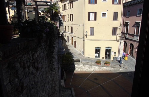 Todi Apartment | Toci Centro Appartamento con Balcone