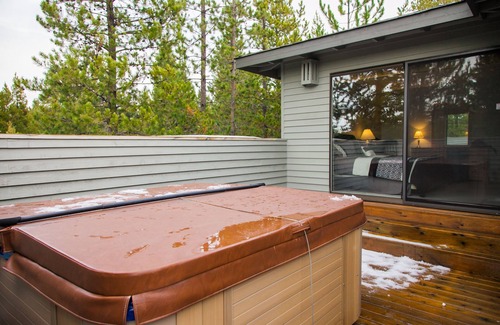 Sunriver House | Today is the unofficial summer start! Last minute cancellation-Book June 14-19!