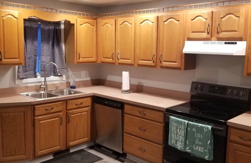 Toledo House | Toledo, lakeside home 3 bdrm sleep 7 on Lake Erie with 4 decksnto choose from.