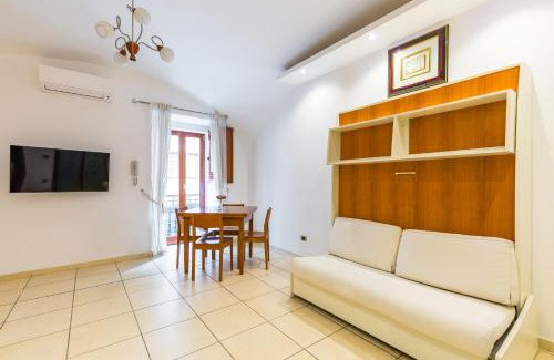 Vittorio Emanuele Apartment | Tolentino Studio Flat by Napoliapartments