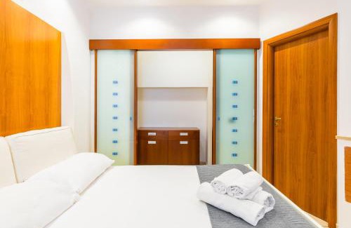 Vittorio Emanuele Apartment | Tolentino Studio Flat by Napoliapartments