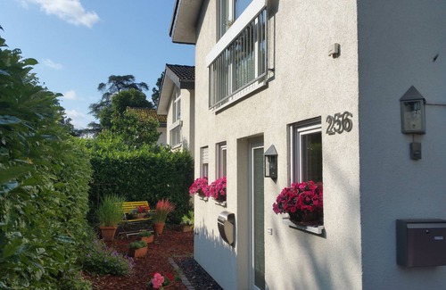 Königswinter Apartment | Tolle Ferienwohnung Direkt am Rhein, mit Blick Aufs Siebengebierge und Bonn nah