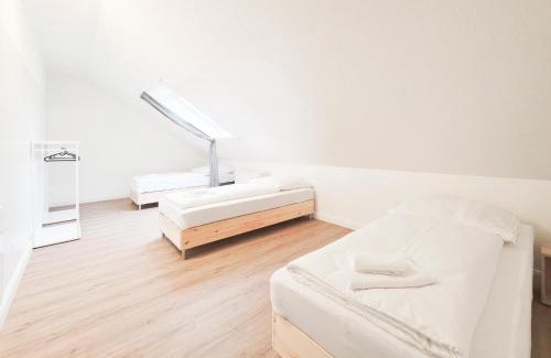 Rhein-Erft-Kreis District Apartment | Tolstov Apartments - 5 Room Apartment - Balcony - Kitchen - Washing machine - next to Cologne