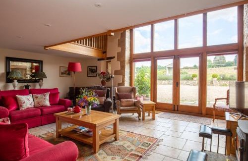 Andoversford House | Tom's Barn