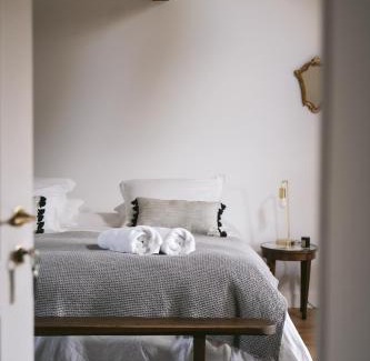 Chateau Bed & Breakfast | Tomette Singulière