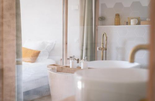 Chateau Bed & Breakfast | Tomette Singulière