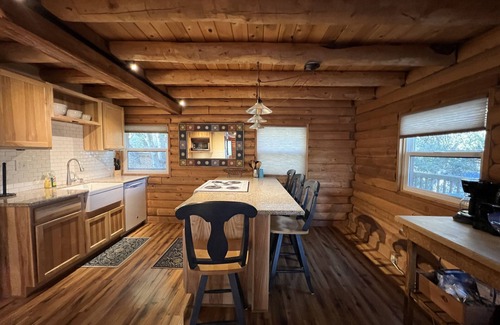 Oak Shores House | Tomos Landing-Walking Distance to the Marina with Private Slip!