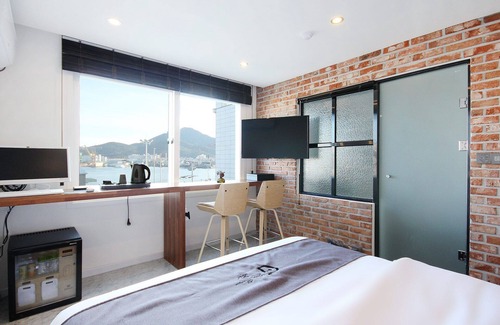 Chungmu Hotel | Tongyeong Hotel Gray