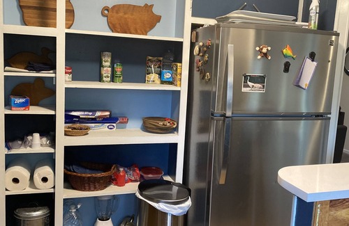 Rockport House | Tony's Coastal Cottage: Dog Friendly & Lrg. Privacy Fenced Backyard! Quiet area