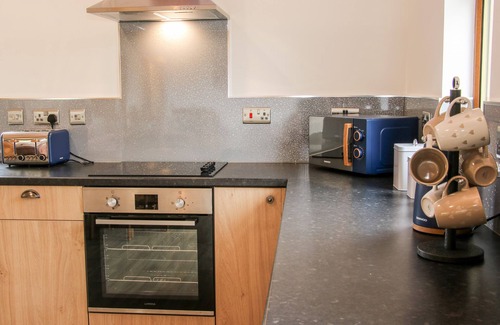 Angelbank Cottage | TOOT VIEW, pet friendly, character holiday cottage in Bridgnorth