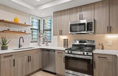 Kierland Apartment | Top-Floor 1Br-Stroll To Golf- Shops & Dining-Parking N302