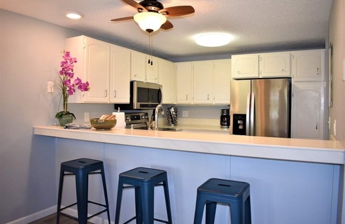Waikoloa Condo | Top-Floor 2-Bed, 2-Bath Retreat with Stunning Ocean & Golf Course Views!